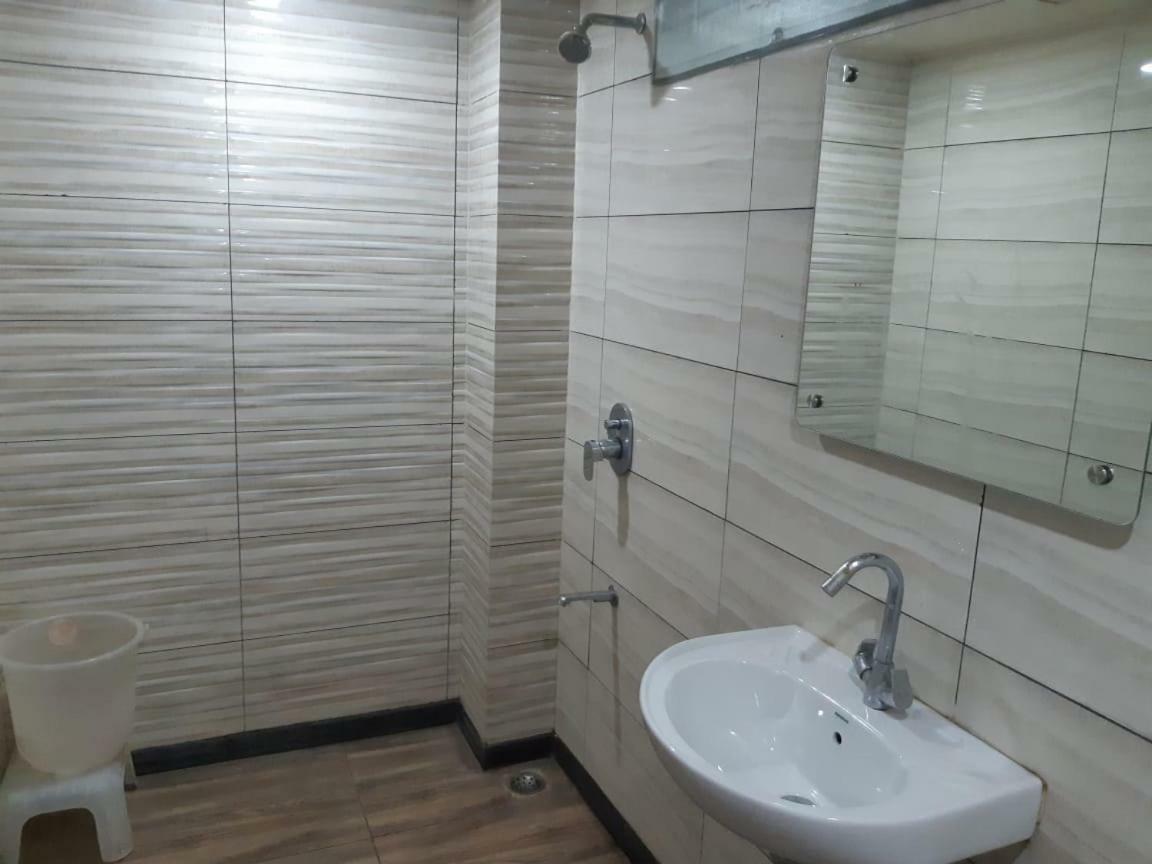 Hotel Midtown & Restaurant Jhunjhunu Экстерьер фото