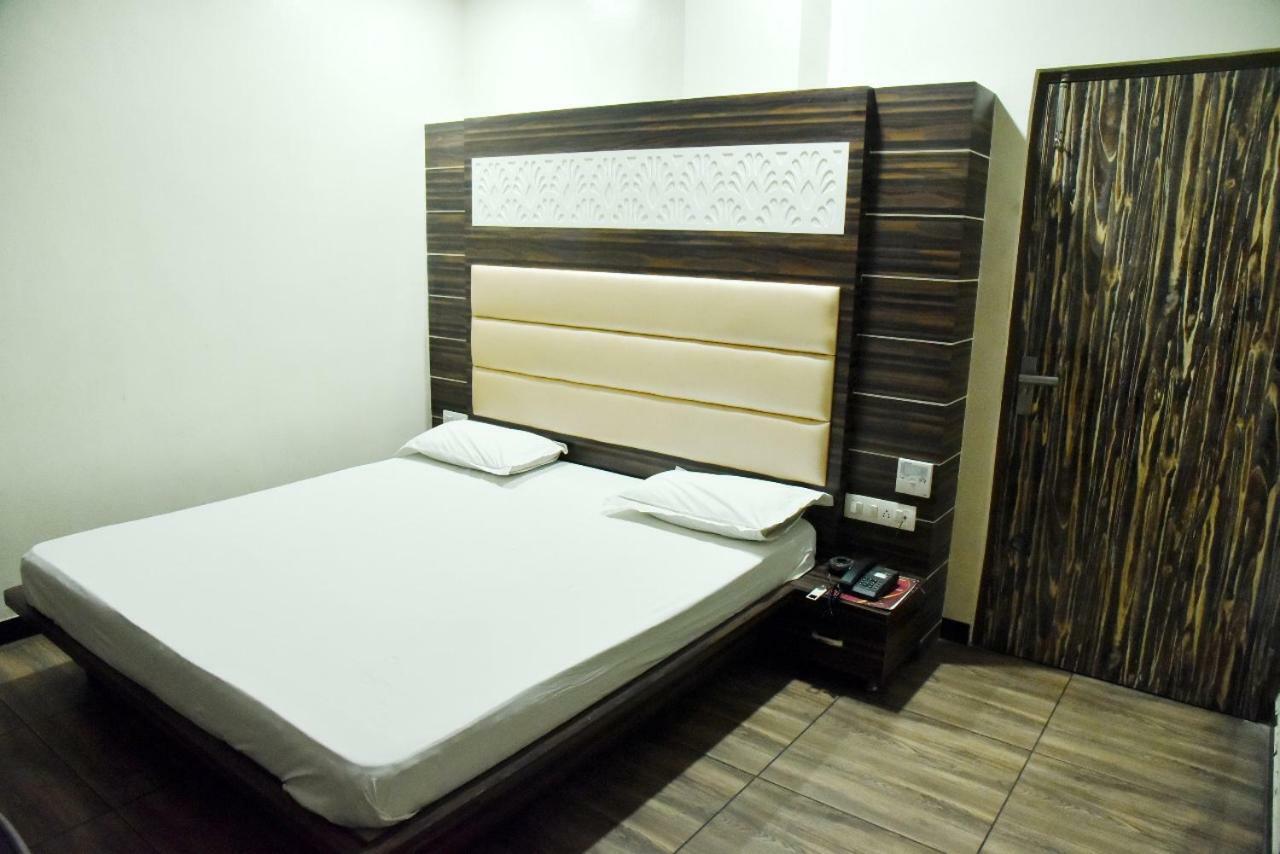 Hotel Midtown & Restaurant Jhunjhunu Экстерьер фото