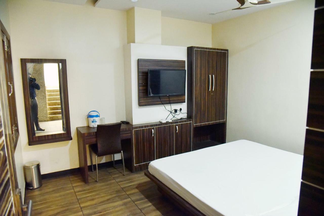 Hotel Midtown & Restaurant Jhunjhunu Экстерьер фото